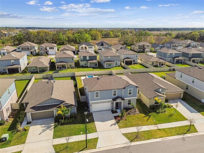 Building Photo - 8887 Little Bluestem Dr