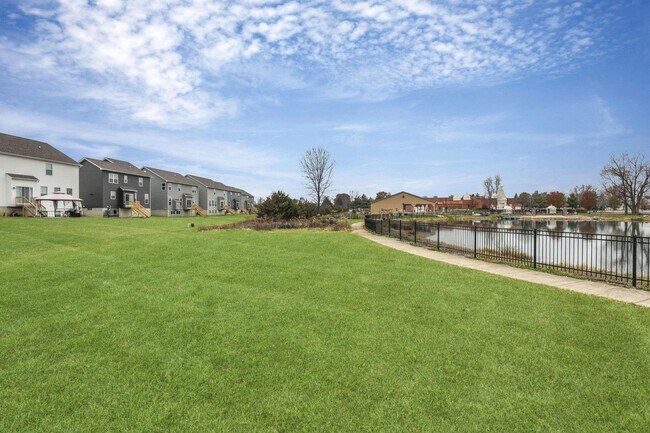 Building Photo - 3832 Old Glory Lp