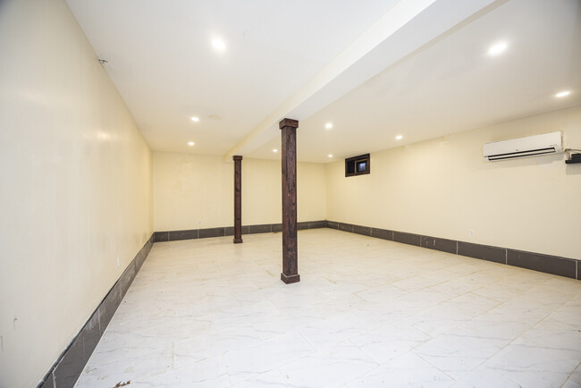 Building Photo - 336 Starr St