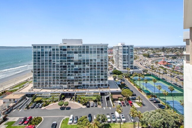 Building Photo - 1750 Avenida Del Mundo