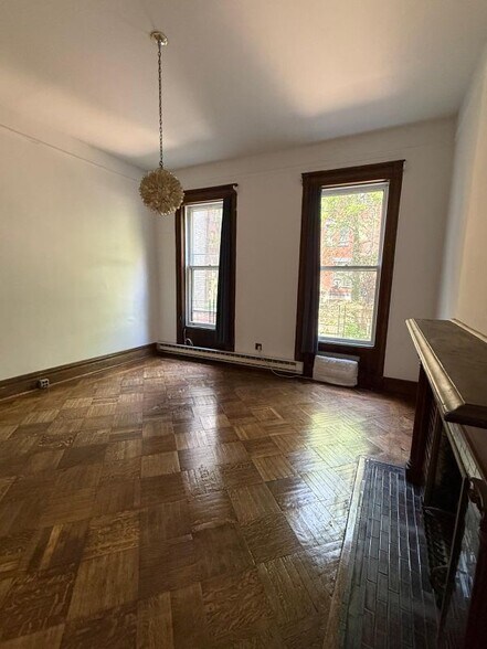Building Photo - 67 W 83rd St