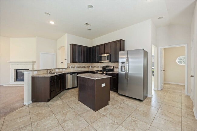 Building Photo - 14547 Myers Dr