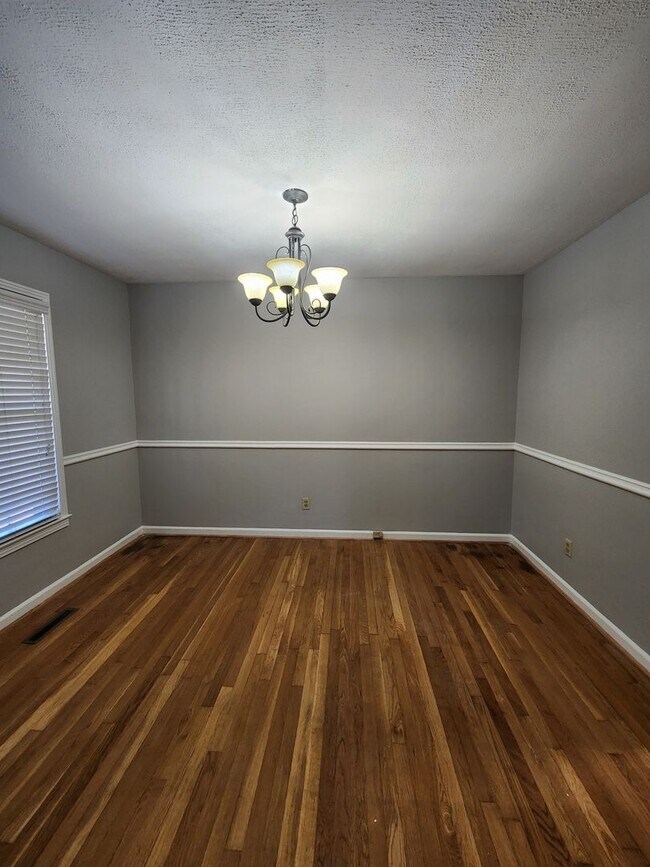 Building Photo - 2502 Berkley Dr