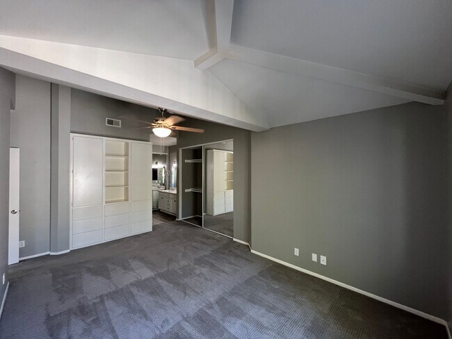 Building Photo - Canyon Villas: Upper 2 Bedroom 2 Bath Condo,