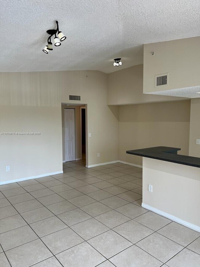 Building Photo - 165 NW 96th Terrace