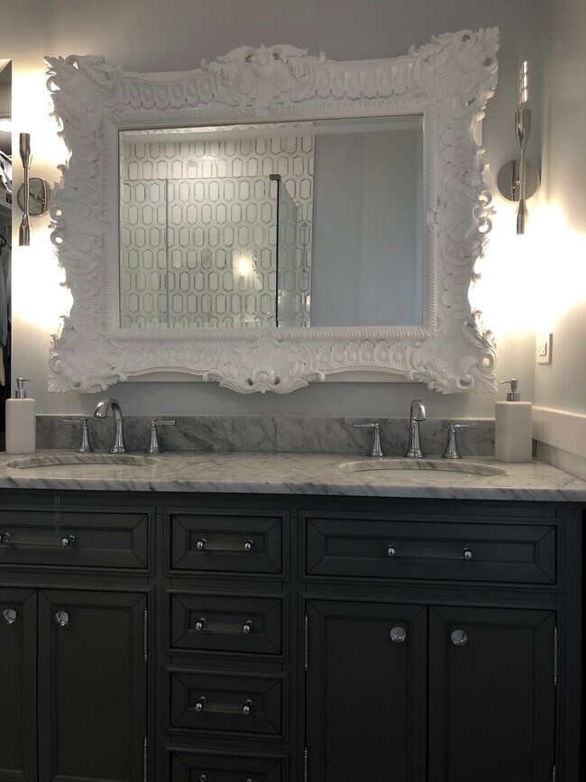 Building Photo - 605 N Humphrey Ave