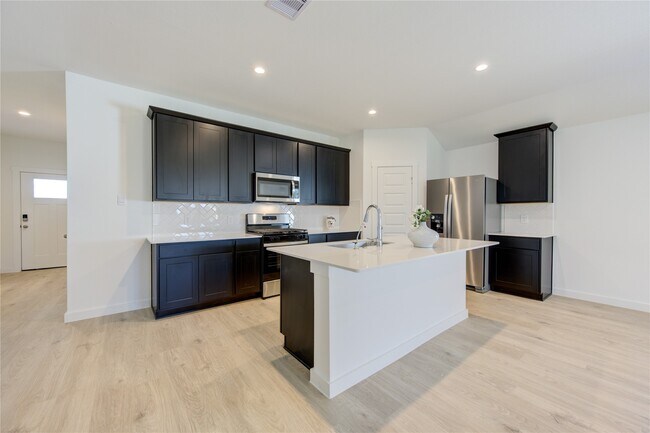 Building Photo - 8038 Tropea Dr