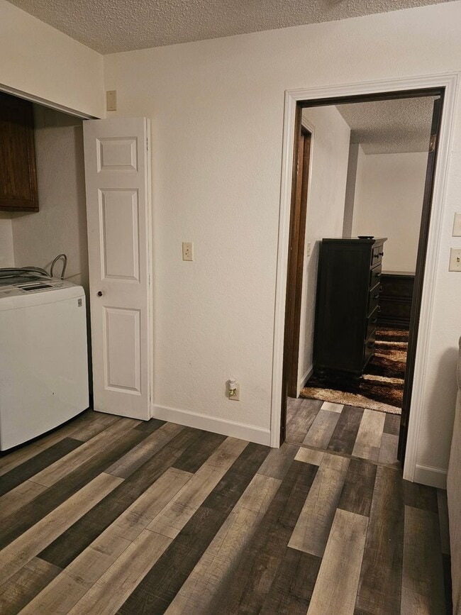 Building Photo - 1207 2nd St SW