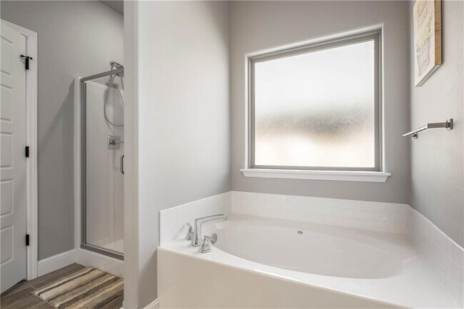 Building Photo - 2041 Tallgrass Ter