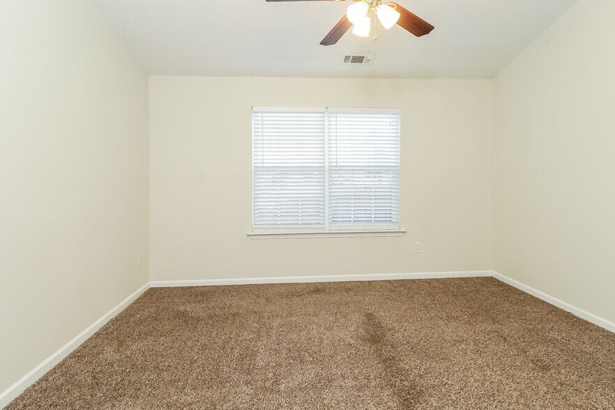Building Photo - 4102 Hunters Trail Dr