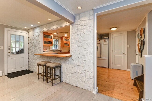 Building Photo - 14 Seabird Ave