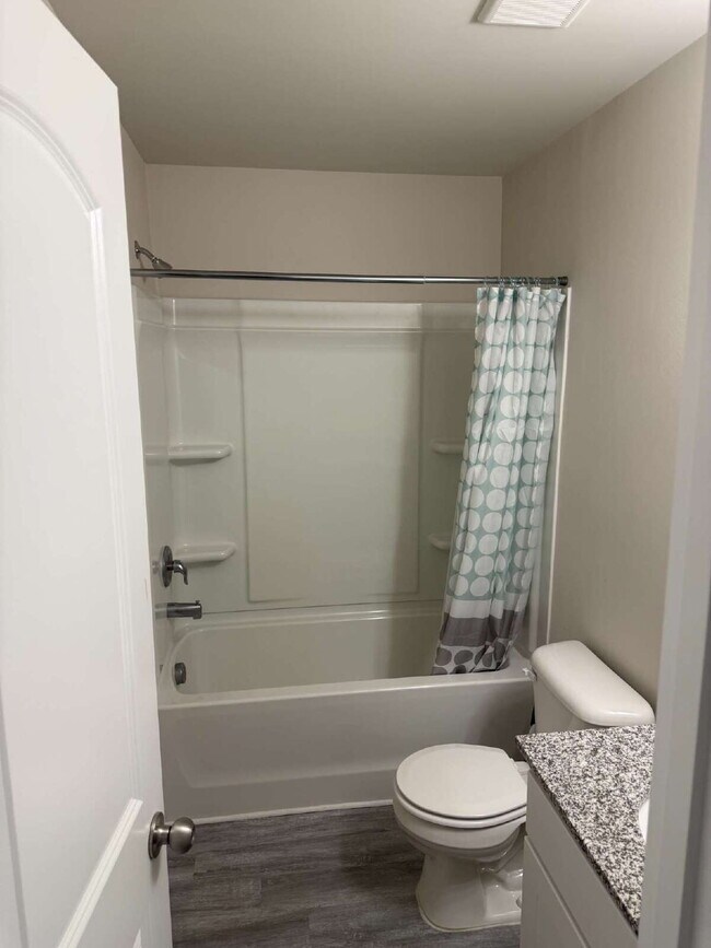 Building Photo - Charming 3-Bed Oasis with 2.5 Baths in Bea...