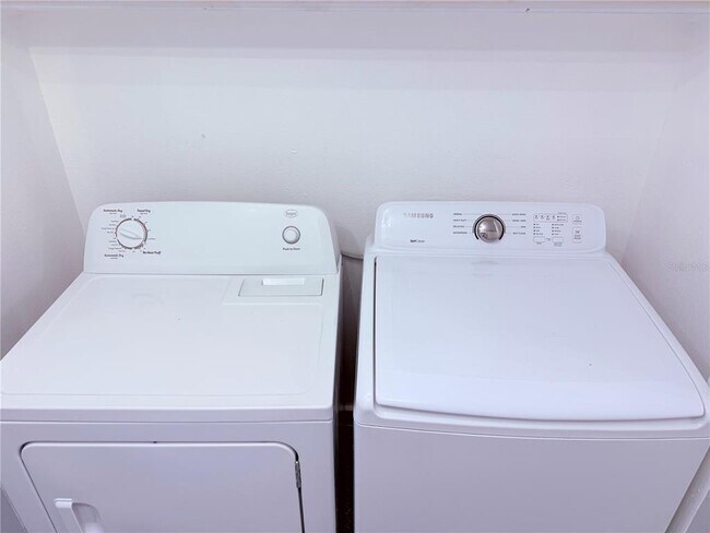 Building Photo - 6519 W Newberry Rd