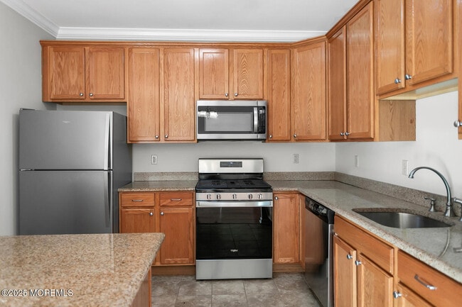 Building Photo - 325 Regency Pl