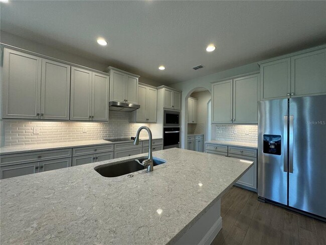 Building Photo - 16119 Skysail St