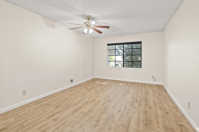 Building Photo - 5481 Cribari Green