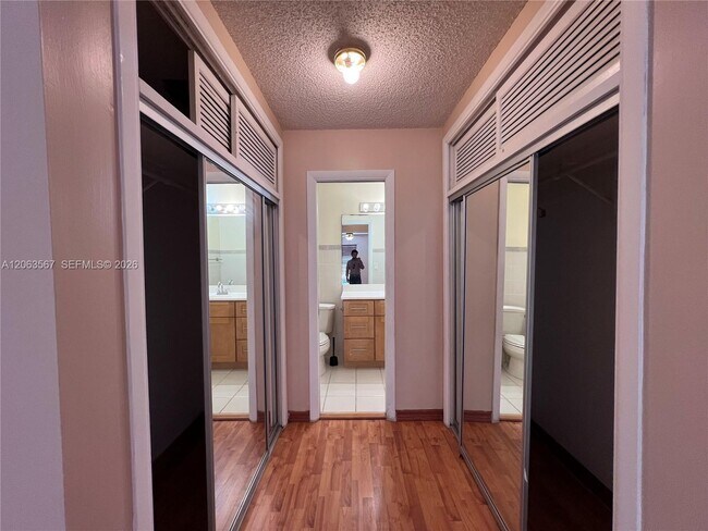 Building Photo - 2750 N 34th Ave