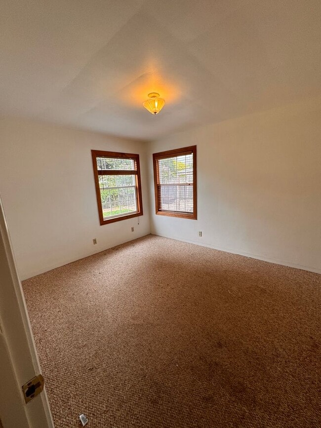 Building Photo - Warm and Welcoming 4bed/2 bath in beautiful Corvallis!