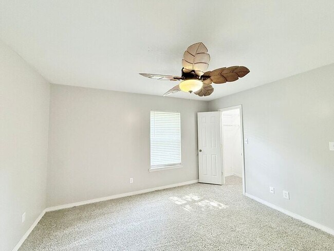 Building Photo - 5136 Hamilton Ln