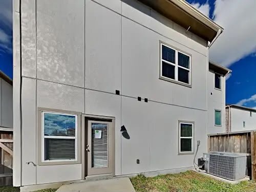 Building Photo - 10530 Executive Lake Dr