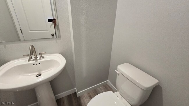 Building Photo - 988 Gearus Pl