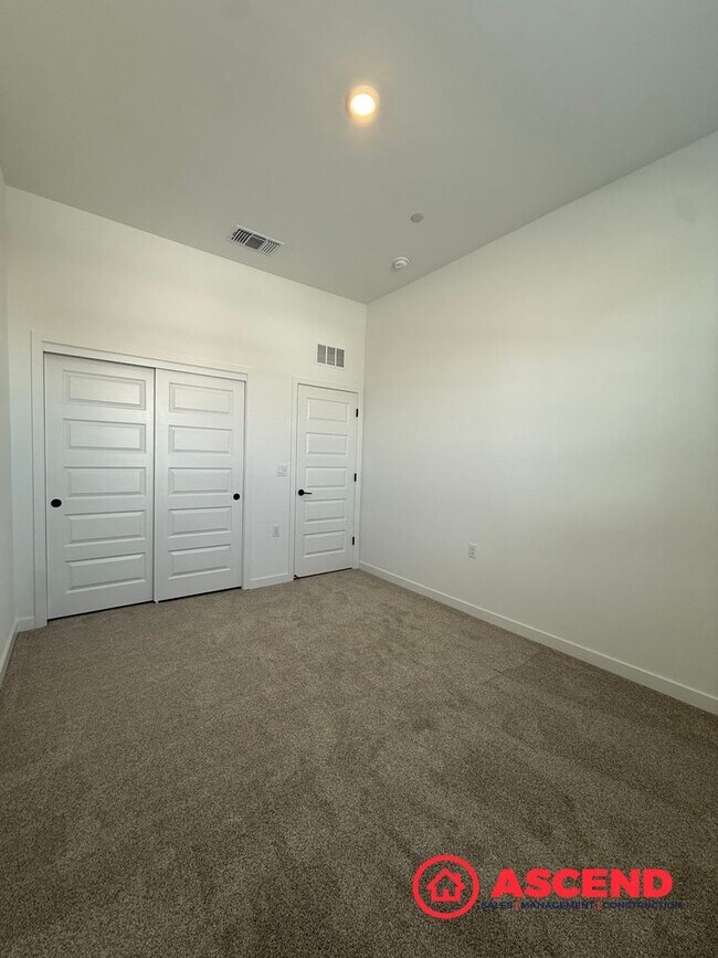 Building Photo - Be the very first resident to enjoy this stunning, newly built single story home.