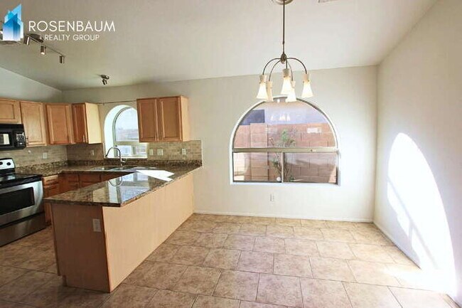 Building Photo - Charming 3-beds, 2-baths home in Wigwam Creek of Litchfield Park!