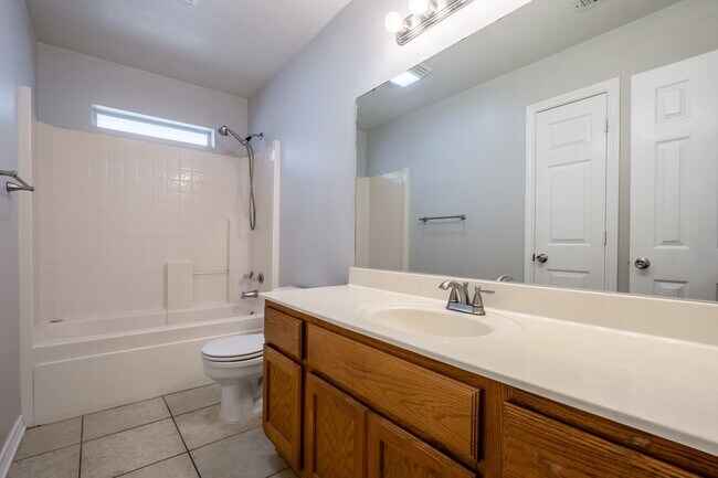 Building Photo - 1520 Strasburg Cir