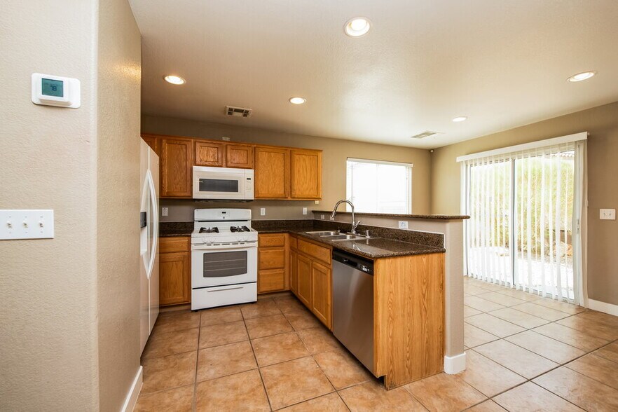Building Photo - 8225 W Wildwood Glen Dr