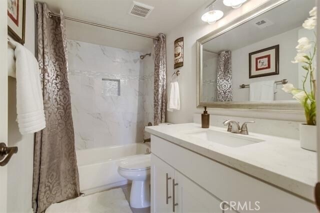 Building Photo - 4240 Fiesta Way