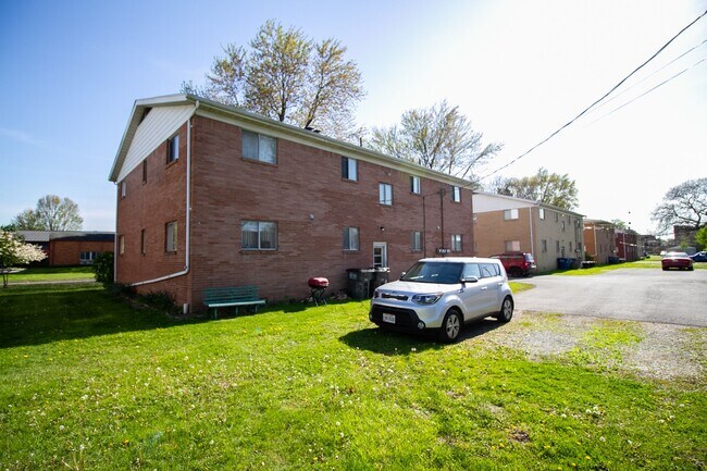 Building Photo - 2962 Carskaddon Ave