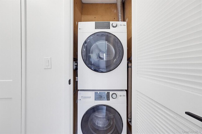 Building Photo - 810 Blooming Grove Turnpike