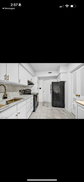 Building Photo - 15825 Van Aken Blvd