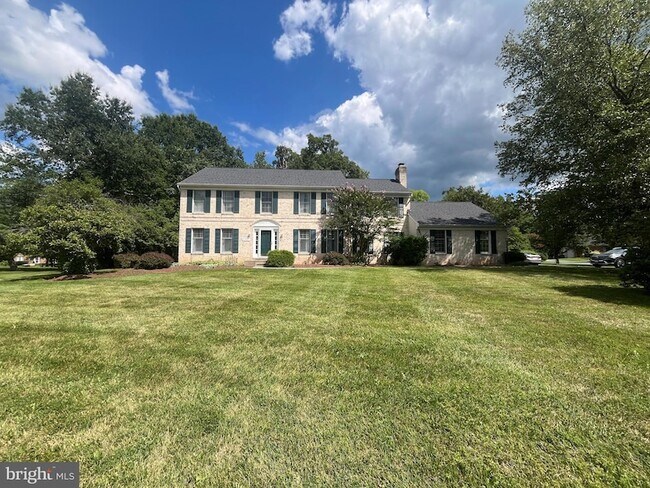Building Photo - 7707 Lake Glen Dr