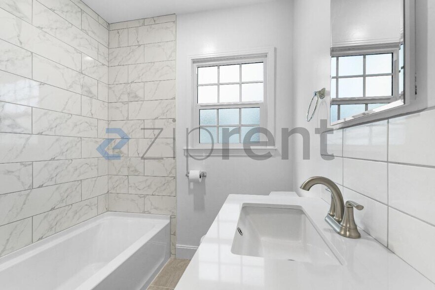 Building Photo - 2633 16th St