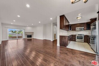 Building Photo - 4376 Ethel Ave