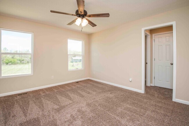 Building Photo - Knoxville 37849 - 3BR/2.5BA home with wash...