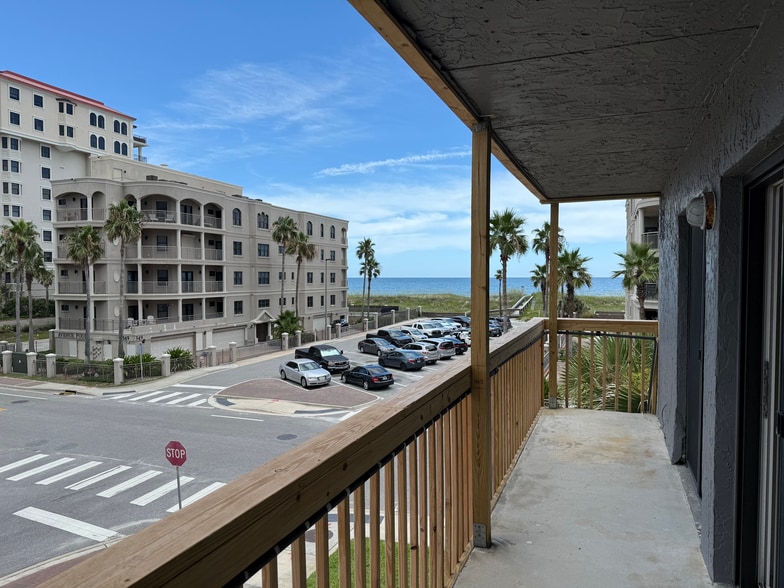 Northside Balcony - 400 1st St S