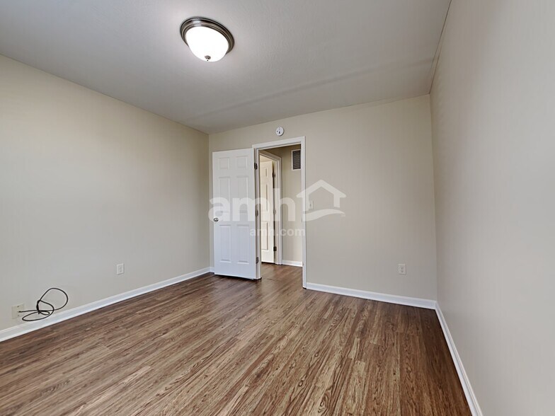 Building Photo - 4319 Hunting Hawk Dr