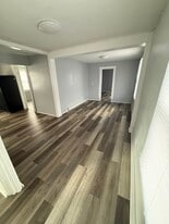 Building Photo - 1501 E Markland Ave