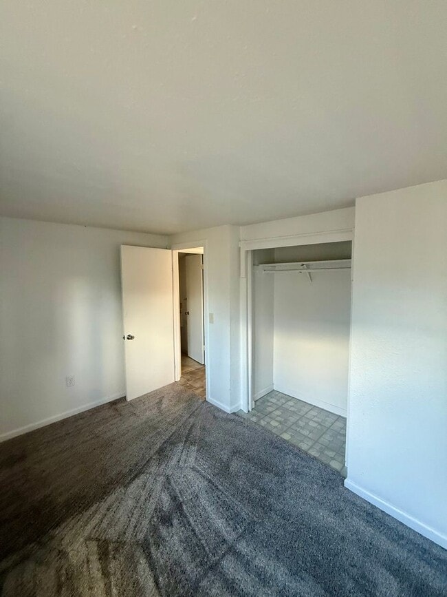 Building Photo - 1 Bed 1 Bath House 2 miles from Oit and Sky Lakes Medical Center