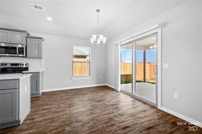 Building Photo - 64 S Benchmark Ln