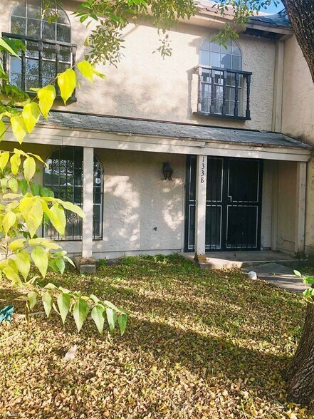 Front of property. - 1338 Churing Dr