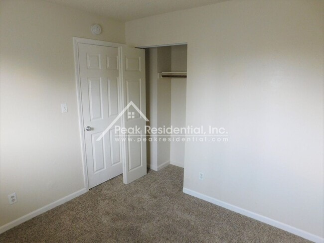 Building Photo - Updated 3bd/1.5ba Rancho Cordova Duplex
