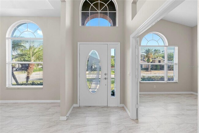 Building Photo - 9885 Montclair Cir