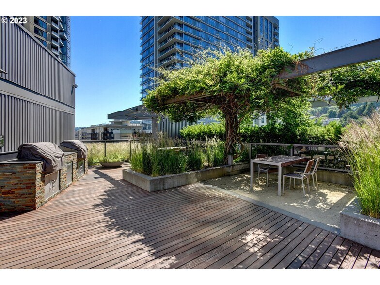 Building Photo - 3601 sw river parkway