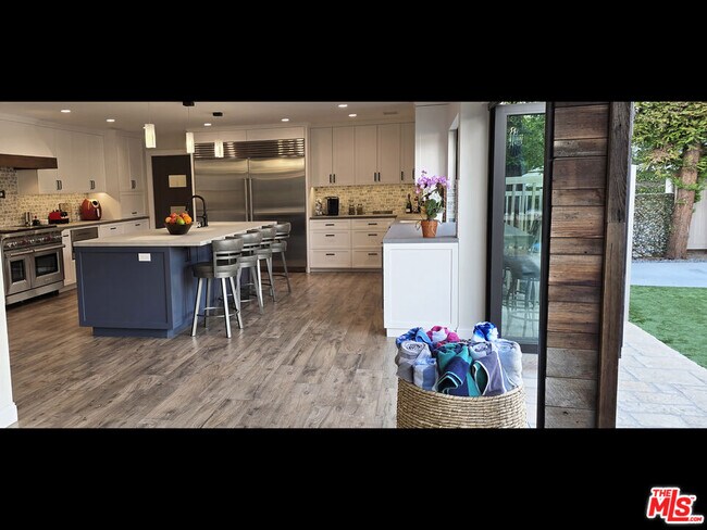 Building Photo - 4744 Haskell Ave