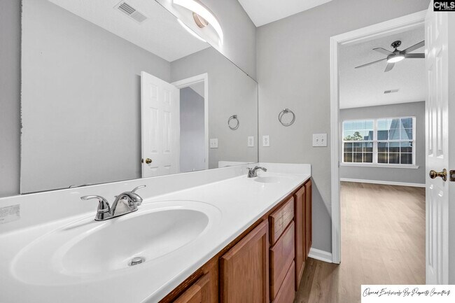 Building Photo - 94 Currant Ln