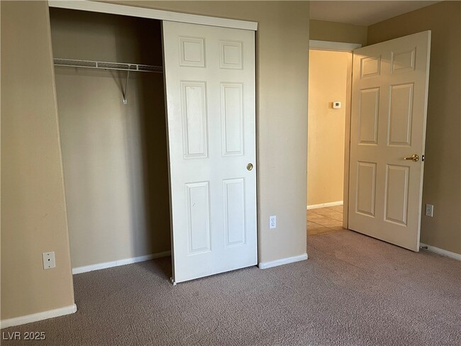 Building Photo - 1420 Red Crest Ln