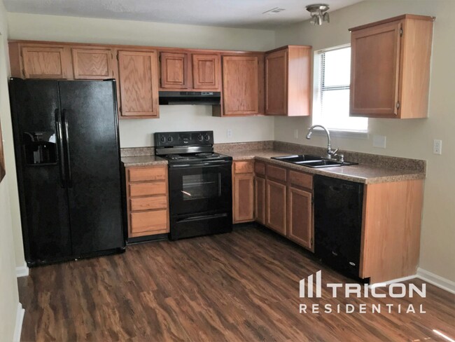 Building Photo - 6631 Flat Rock Dr